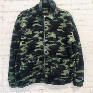 ARMY PRINT TEDDY FUZZY JACKET MEDIUM